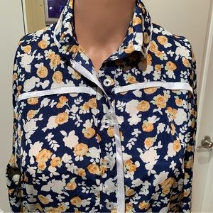 SHABBY APPLE. Printed blue blouse w/flowers. Button down.like satin.Slee…